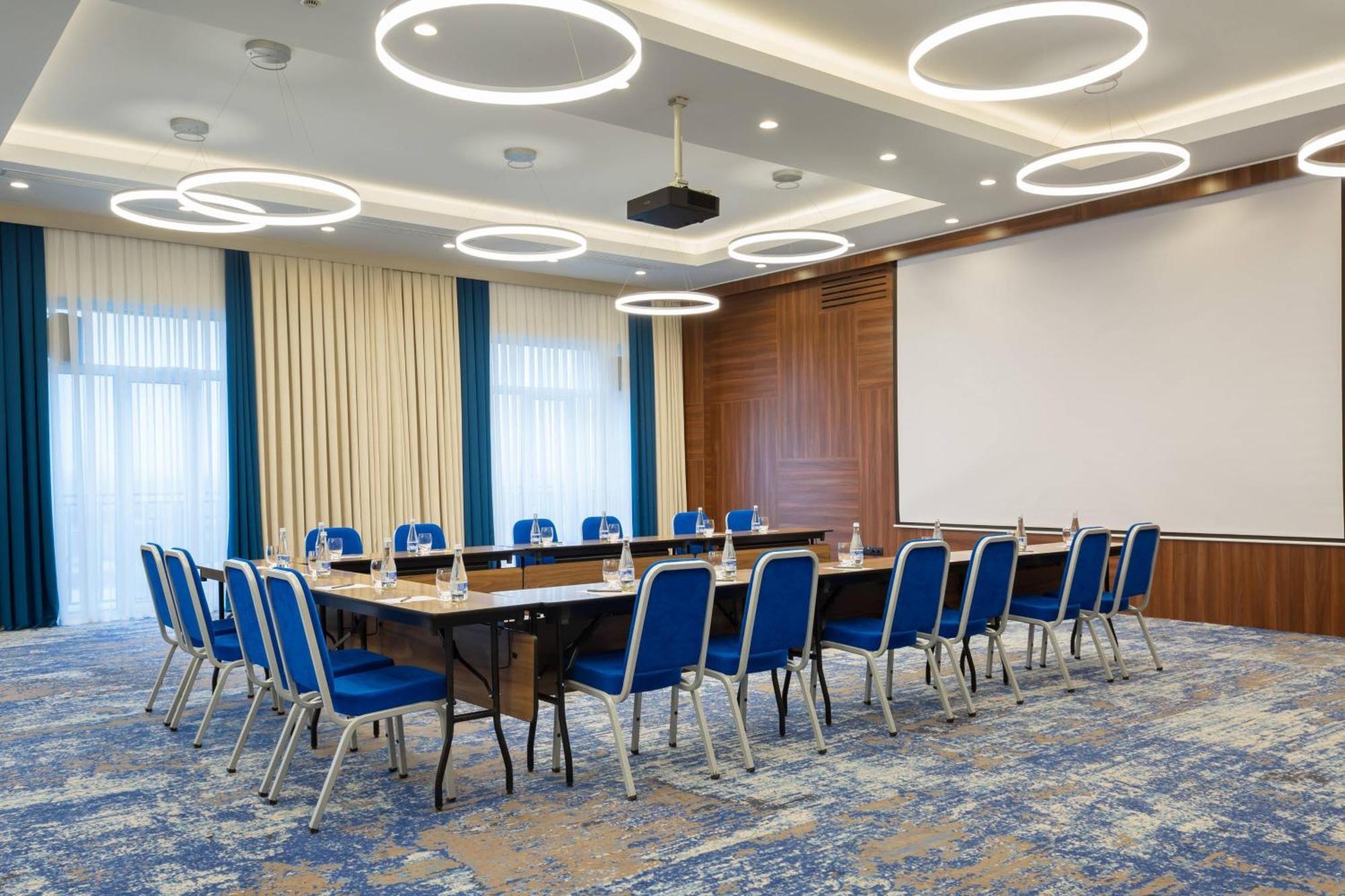 Hotel Courtyard By Marriott Taškent Exteriér fotografie