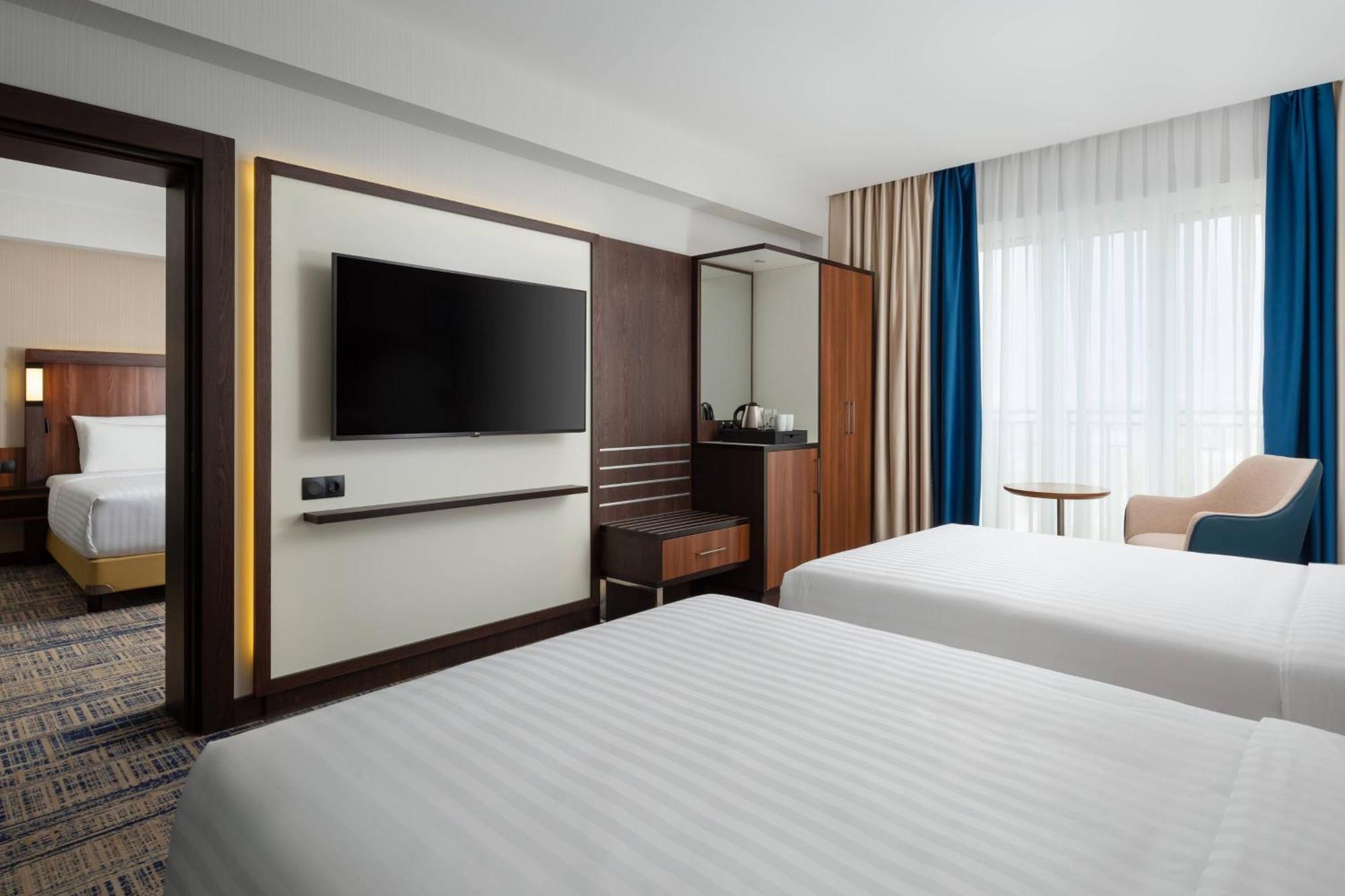 Hotel Courtyard By Marriott Taškent Exteriér fotografie